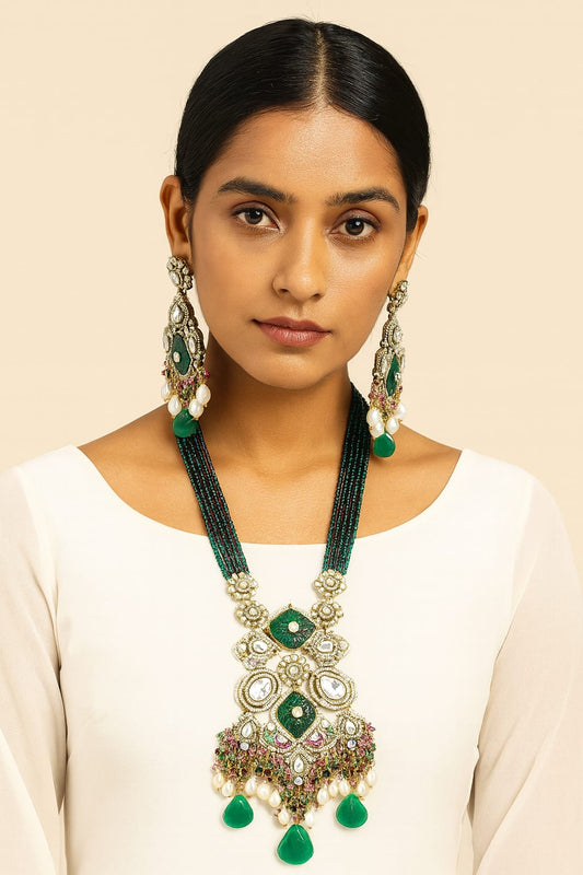 Oversized pendent in Fusion with oynx beads necklace in Mossanite for women