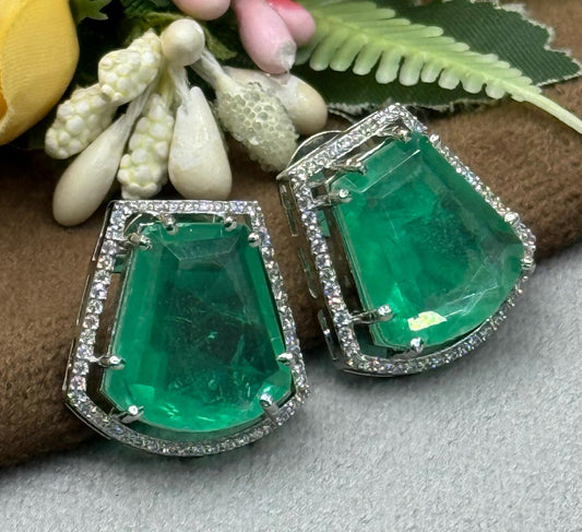 CLASSIC GREEN STONE AD EARRING