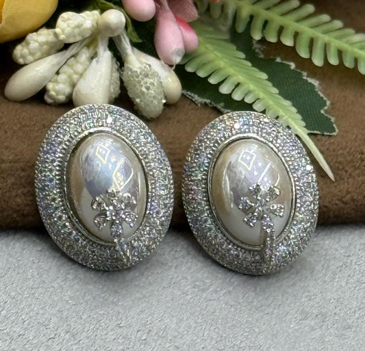 BEAUTIFUL CZ STONE UNIQUE EARRING