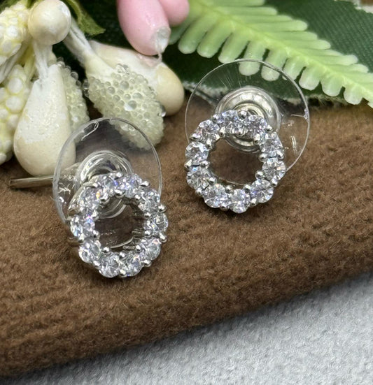 SILVER ROUND CLASSIC CZ STONE STUDS