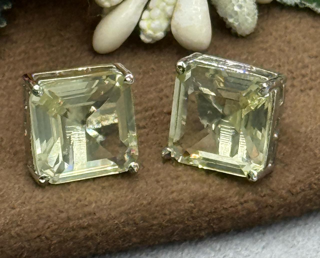 MINT COLOUR SQUARE SHAPE AD STONE STUDS