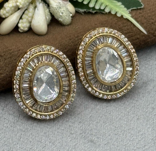 GOLD POLISH CLASSIC OVAL KUNDAN STUDS