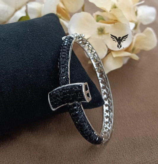 BLACK COLOUR INVISIBLE SETTING BRACELET FOR WOMEN