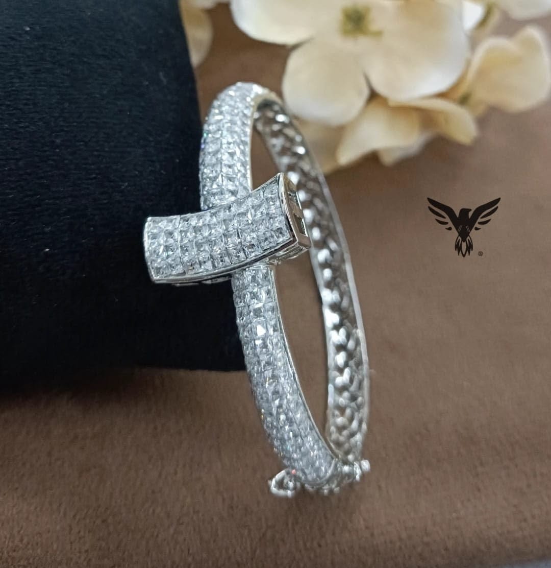 WHITE COLOUR INVISIBLE SETTING BRACELET FOR WOMEN