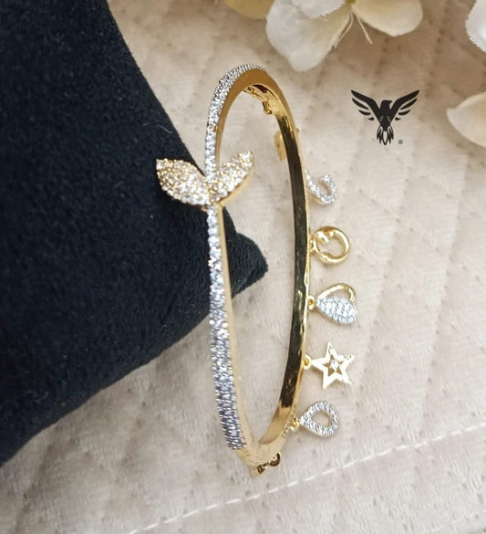 UNIQUE GOLD PLATED FASHIONABLE BRACELET FOR WOMAN