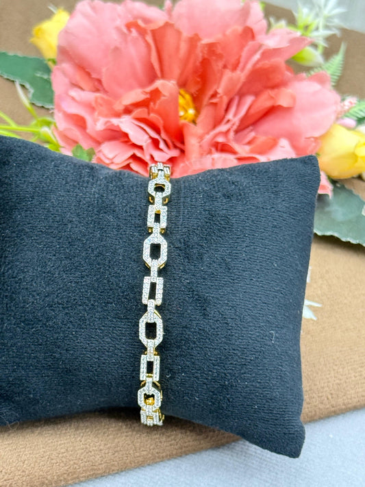GOLD PLATED CHAIN SHAPE BRACELET