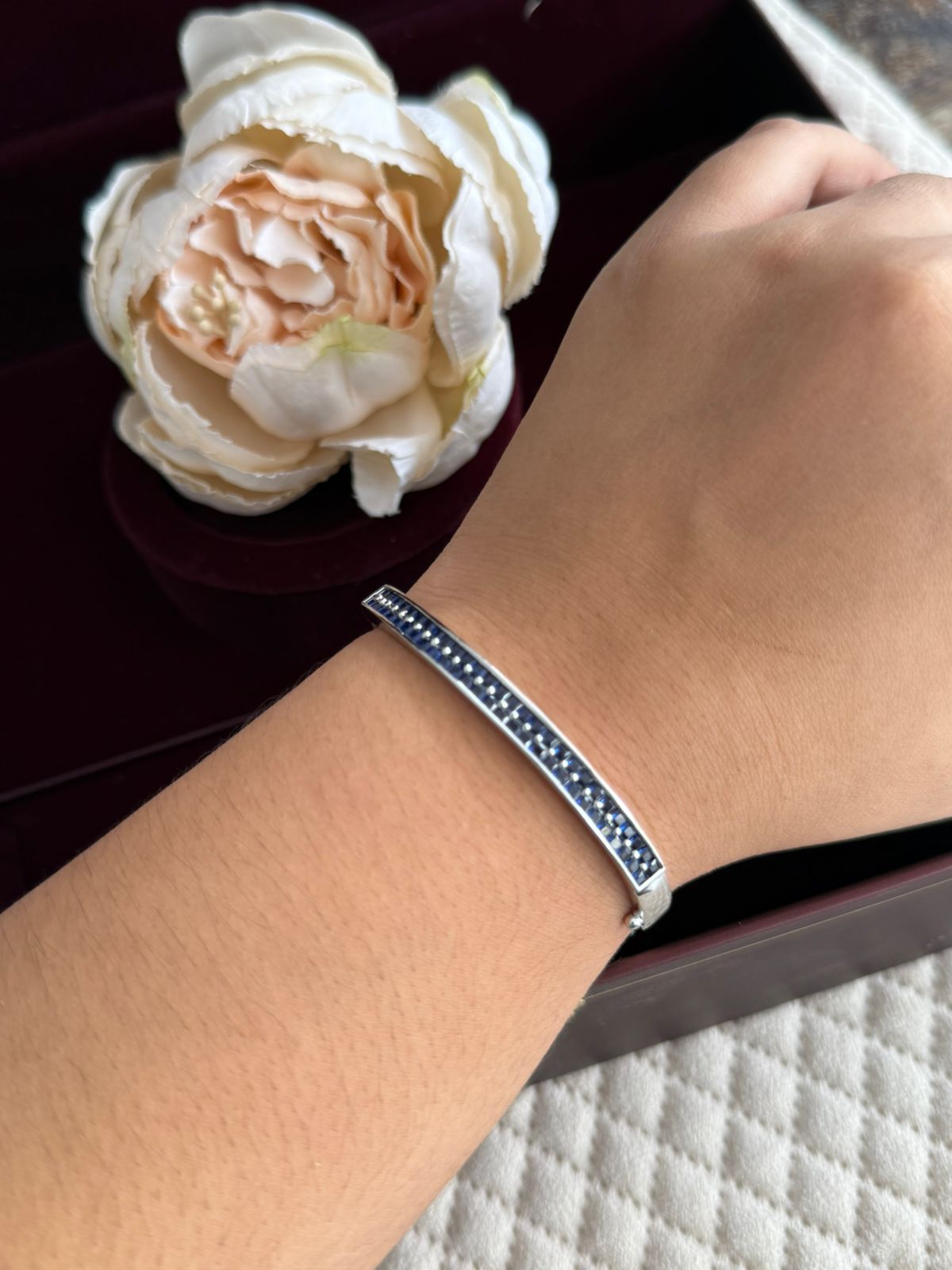 SIMPLE AND BLUE CZ STONE BRACELET FOR WOMEN