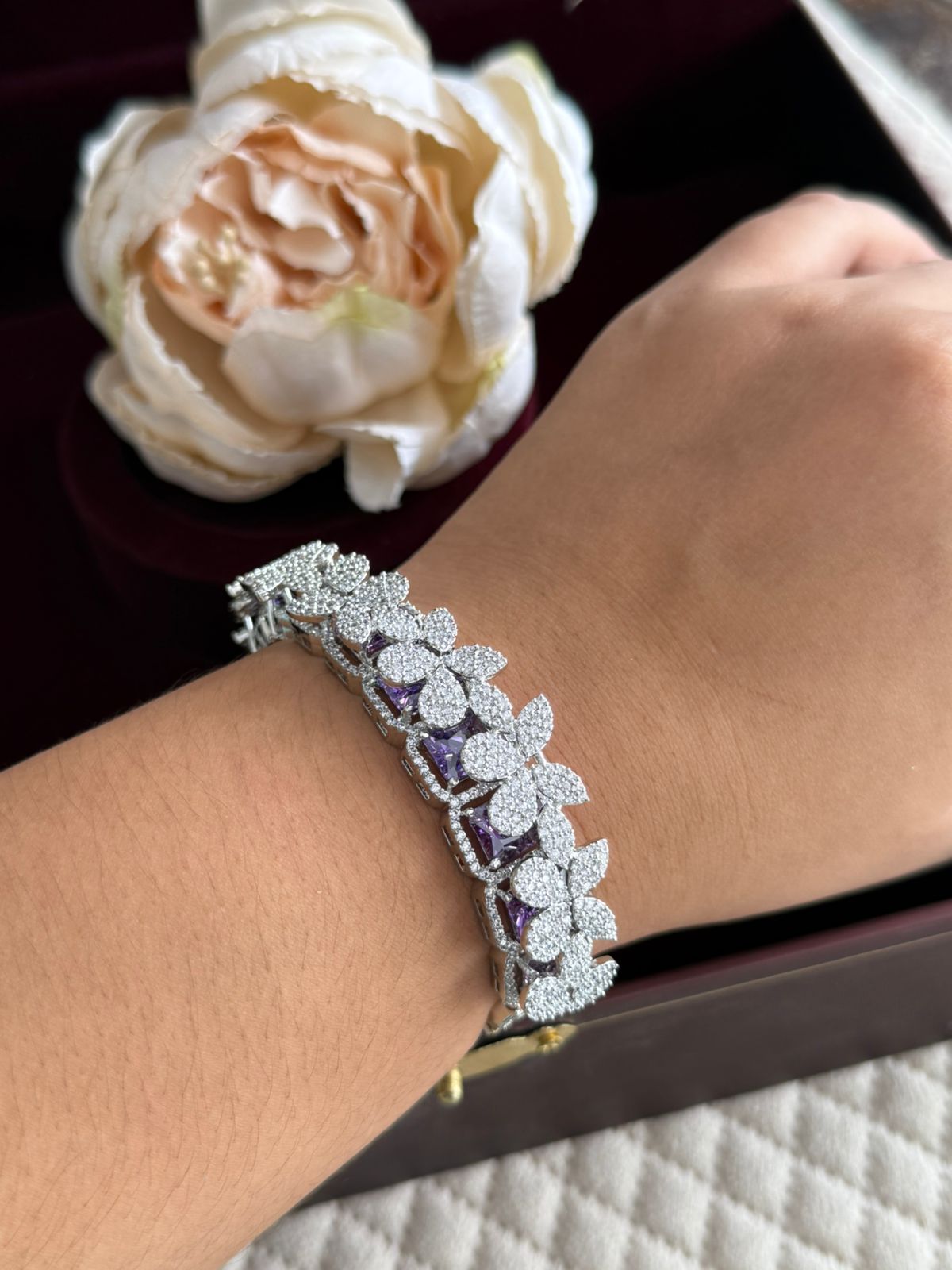 UNIQUE SILVER POLISH WITH CZ STONE FOR WOMEN