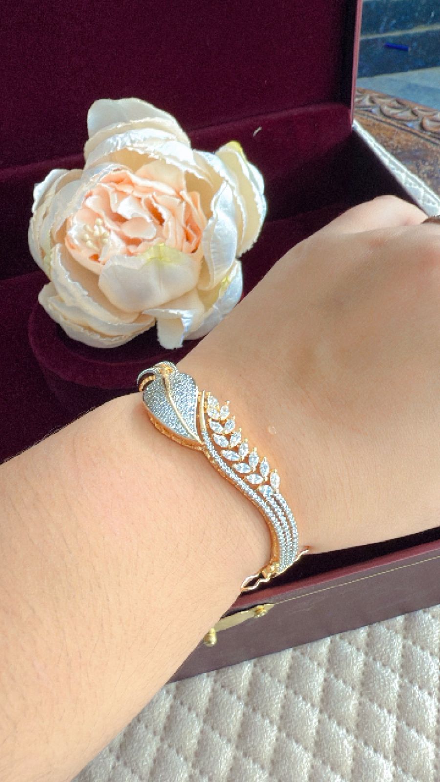 CLASSIC GOLDEN POLISH WITH CZ STONE BRACELET FOR WOMEN