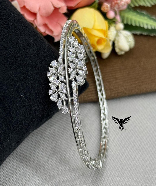 CLASSIC SILVER POLISH WITH CZ STONE FOR WOMEN