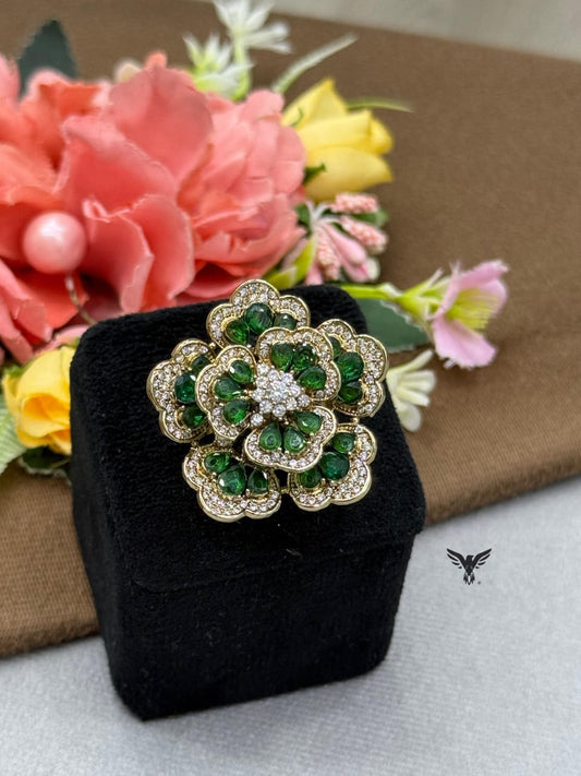 BEAUTIFUL GREEN CZ STONE WITH DOUBLE FLOWER SHAPE RING