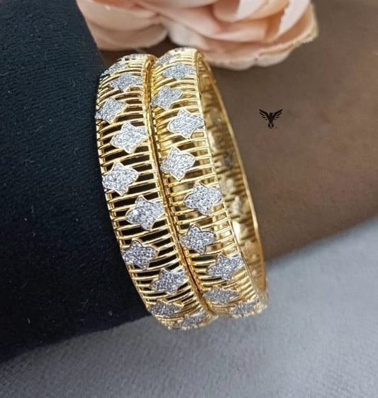 BEAUTIFUL GOLD POLISH AD BANGLES FOR WOMEN