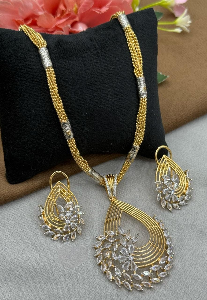 CLASSIC CZ STONE WITH UNIQUE SHAPE PENDANT SET FOR WOMEN
