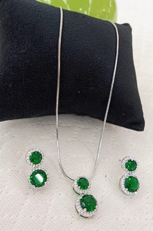 UNIQUE PENDENT SET WITH GREEN DIAMOND FOR WOMEN