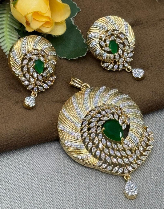 GOLD POLISH WITH GREEN STONE FOR WOMEN