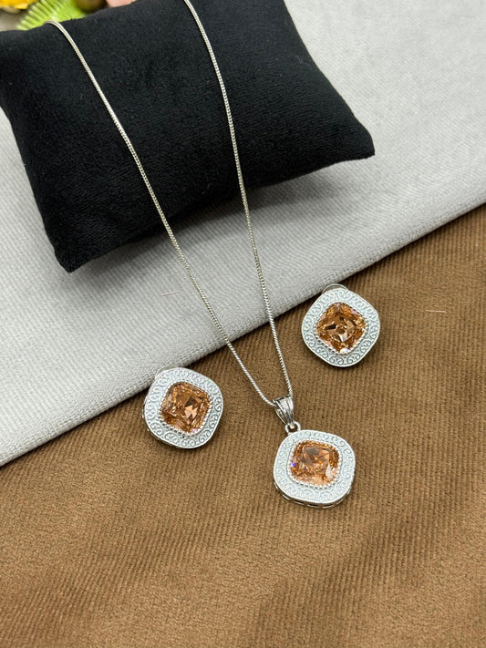 SQUARE  AD  PENDANT SET FOR WOMEN