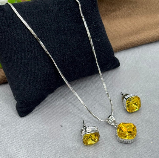 SWAROSKI  PENDENT SET FOR WOMEN WITH  CZ STONE FOR WOMEN
