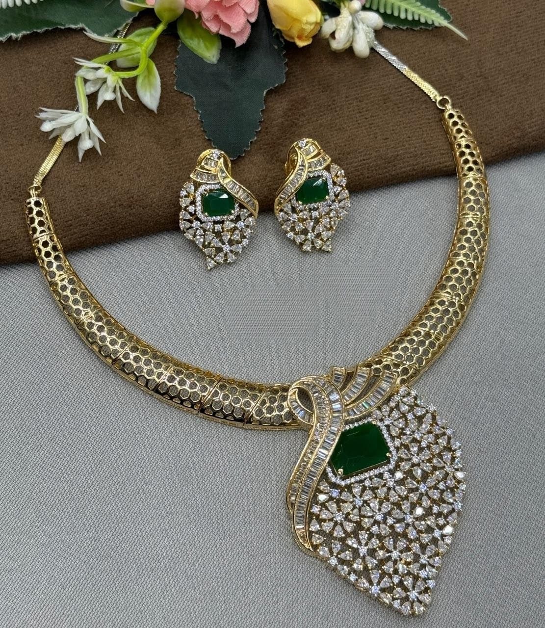 Elegant Gold-Tone Necklace Set with Green Stone and Sparkling CZ
