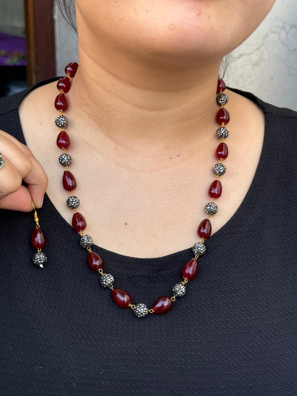 monalisa pearl with cz boll in red  mala for woman