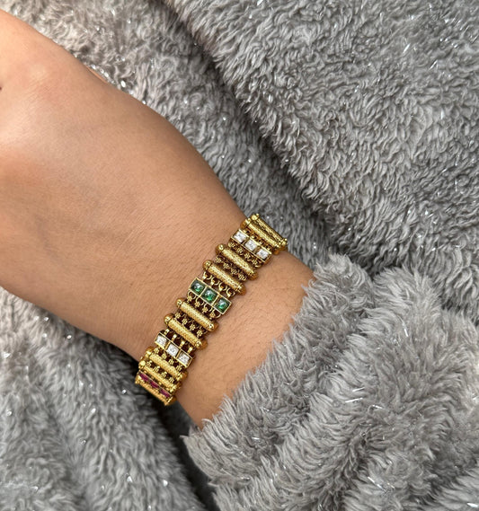 kemp stone with gold plated rajwadi bracelet for woman