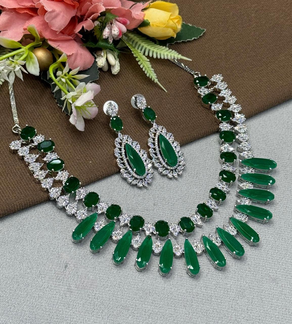 Double layer  Doublet Stones Necklace In Emerald Green