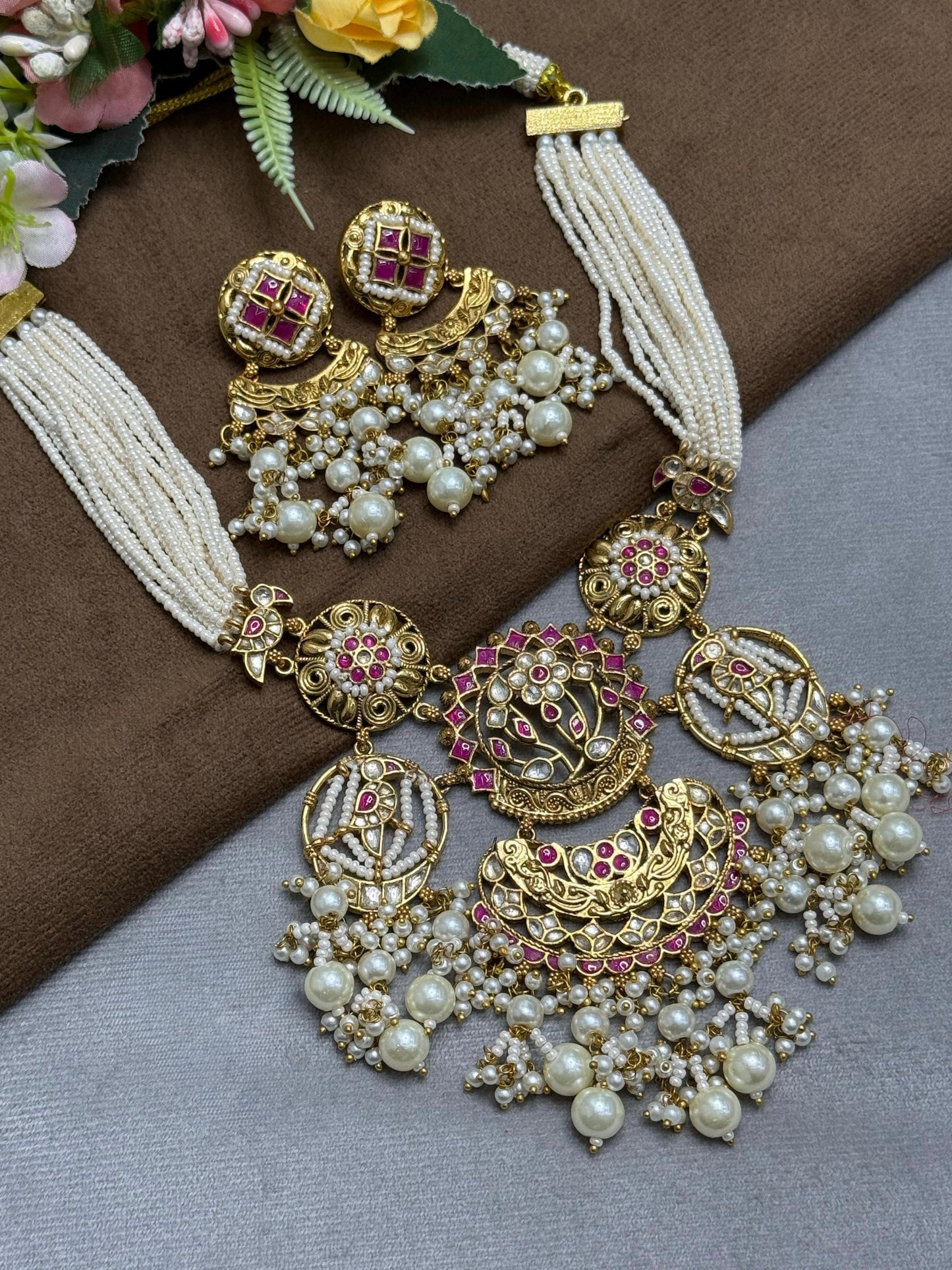 Golden Polish Paachi Kundan With Pearls Necklace