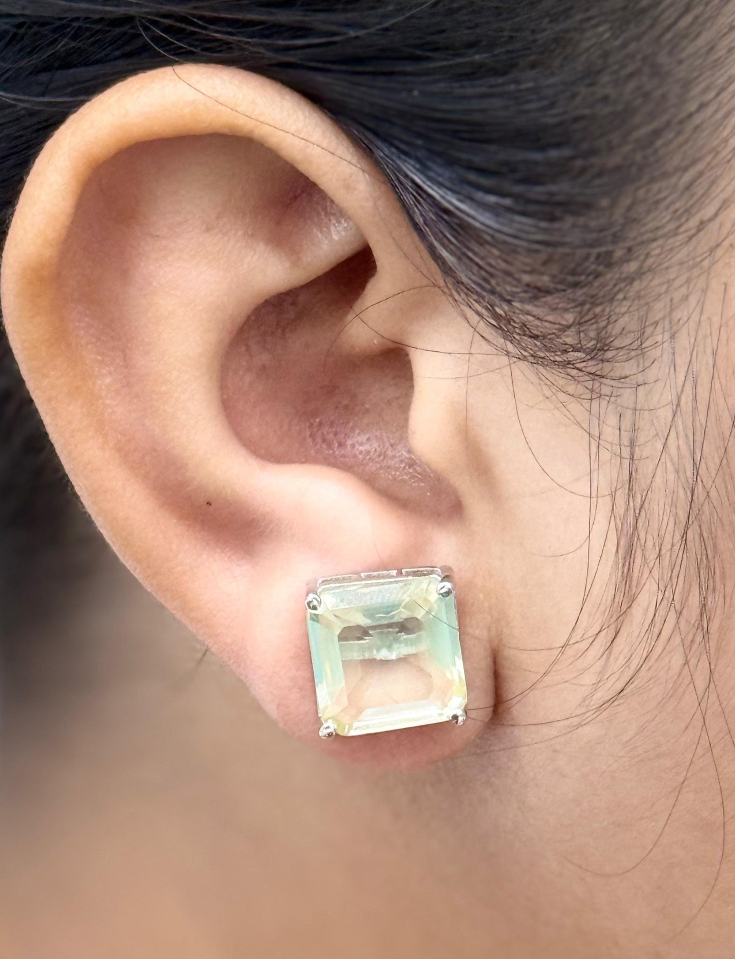 MINT COLOUR SQUARE SHAPE AD STONE STUDS