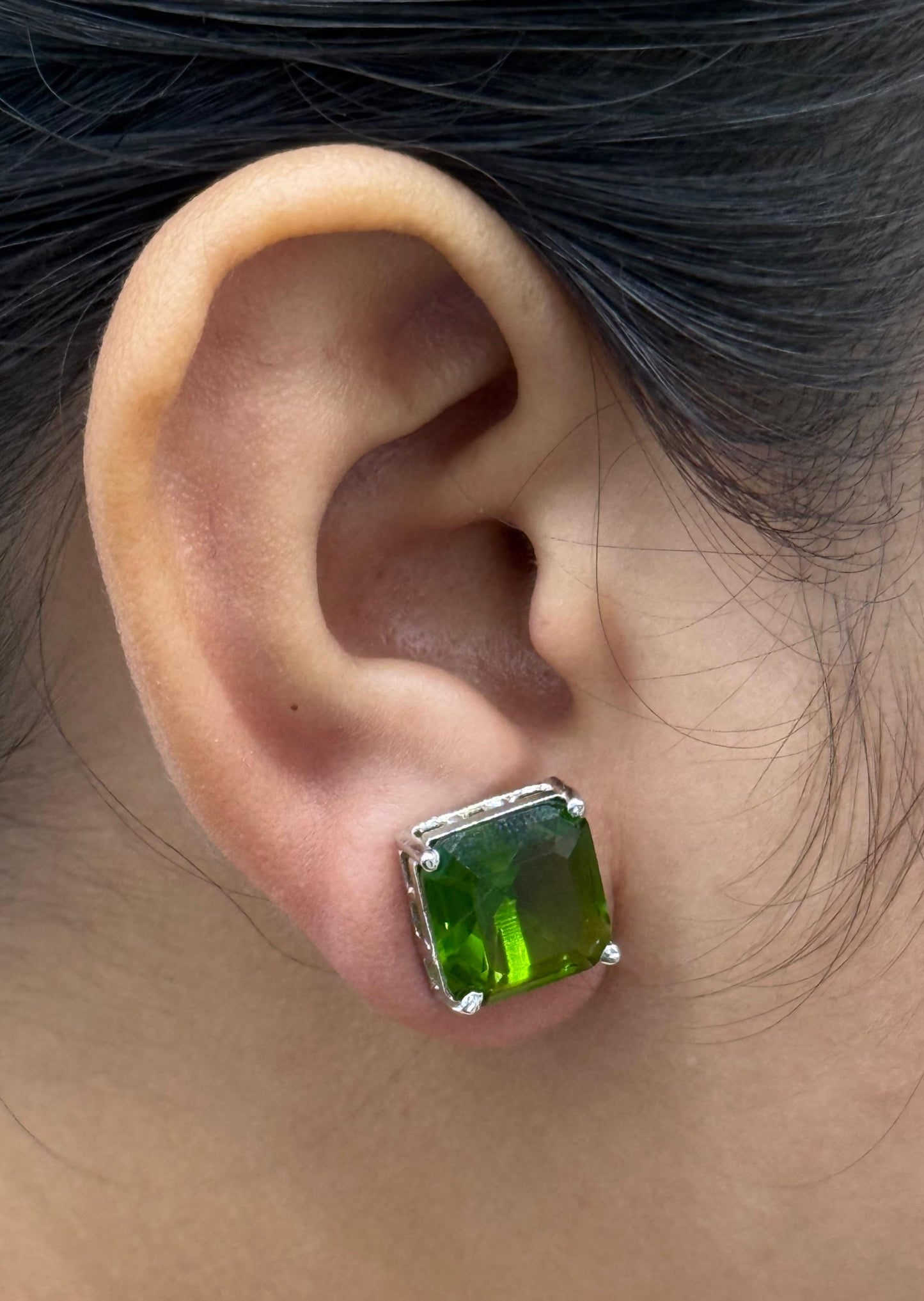 SQUARE SHAPE GREEN COLOUR CZ STONE FOR WOMAN