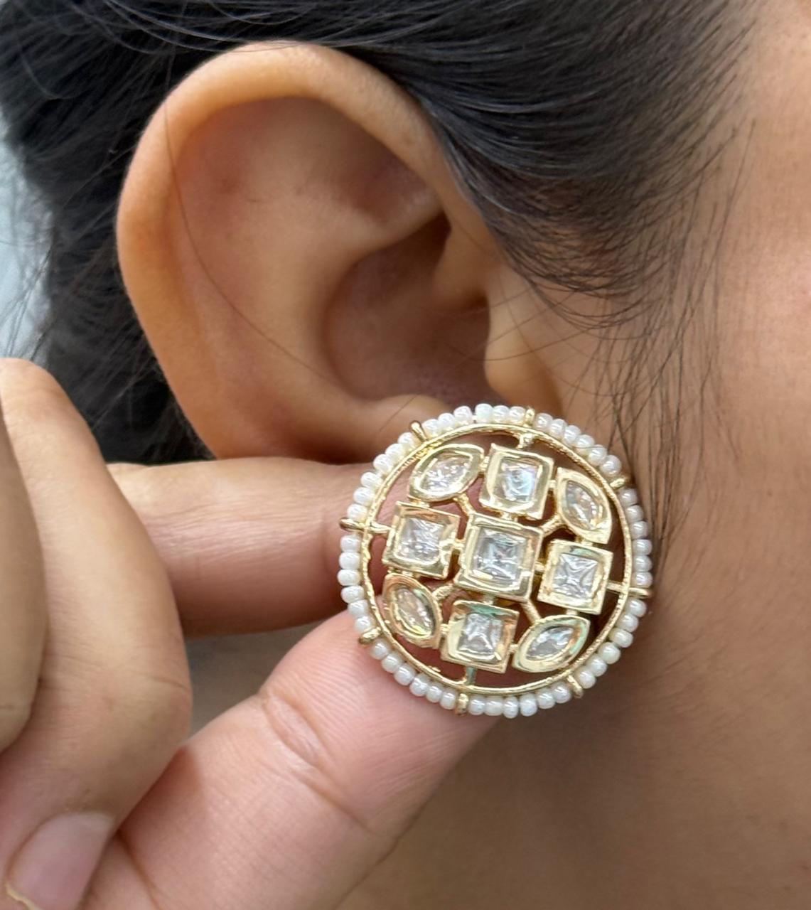 ROUND KUNDAN STUDS WITH WHITE STONE
