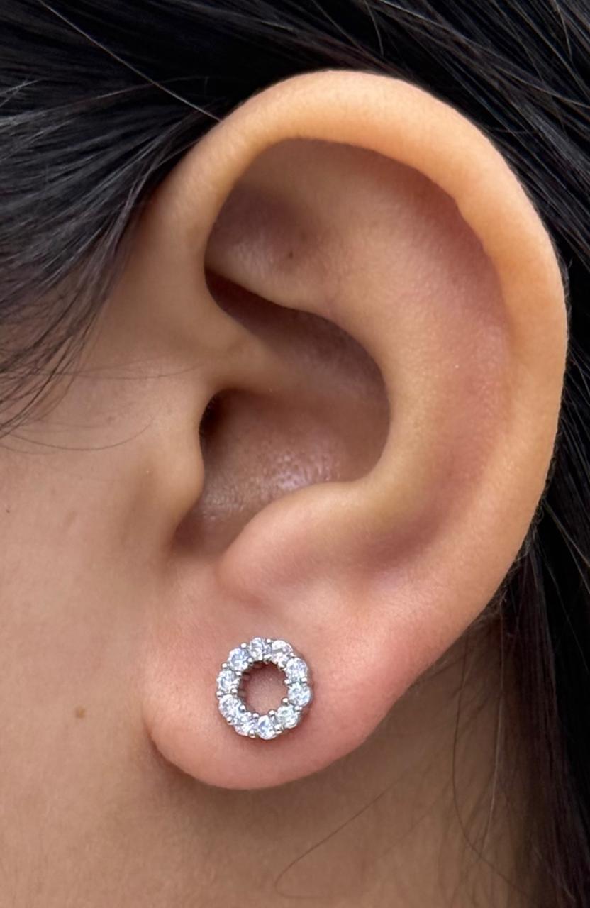 SILVER ROUND CLASSIC CZ STONE STUDS