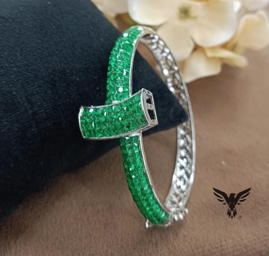 GREEN COLOUR INVISIBLE SETTING BRACELET FOR WOMEN
