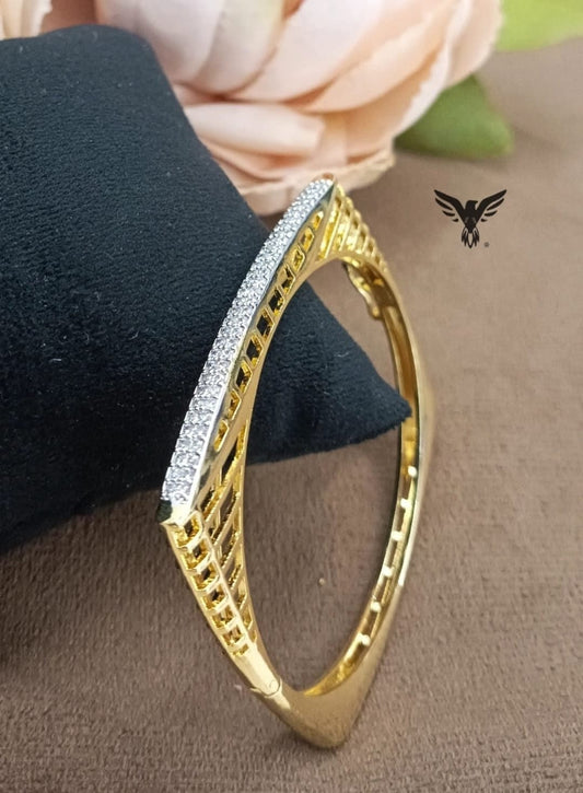 UNIQUE SILVER AND GOLD POLISH BRACELET