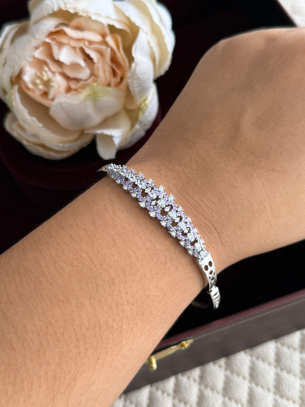 SILVER DIAMOND BEAUTIFUL CLASSIC BRACELET FOR WOMEN
