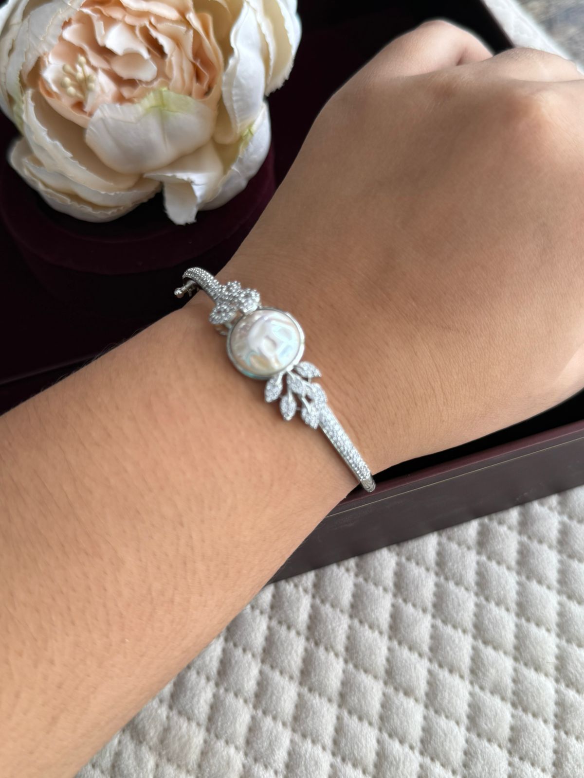 ENTIC WHITE STONE WITH SILVER POLISH CZ STONE BRACELET FOR WOMEN
