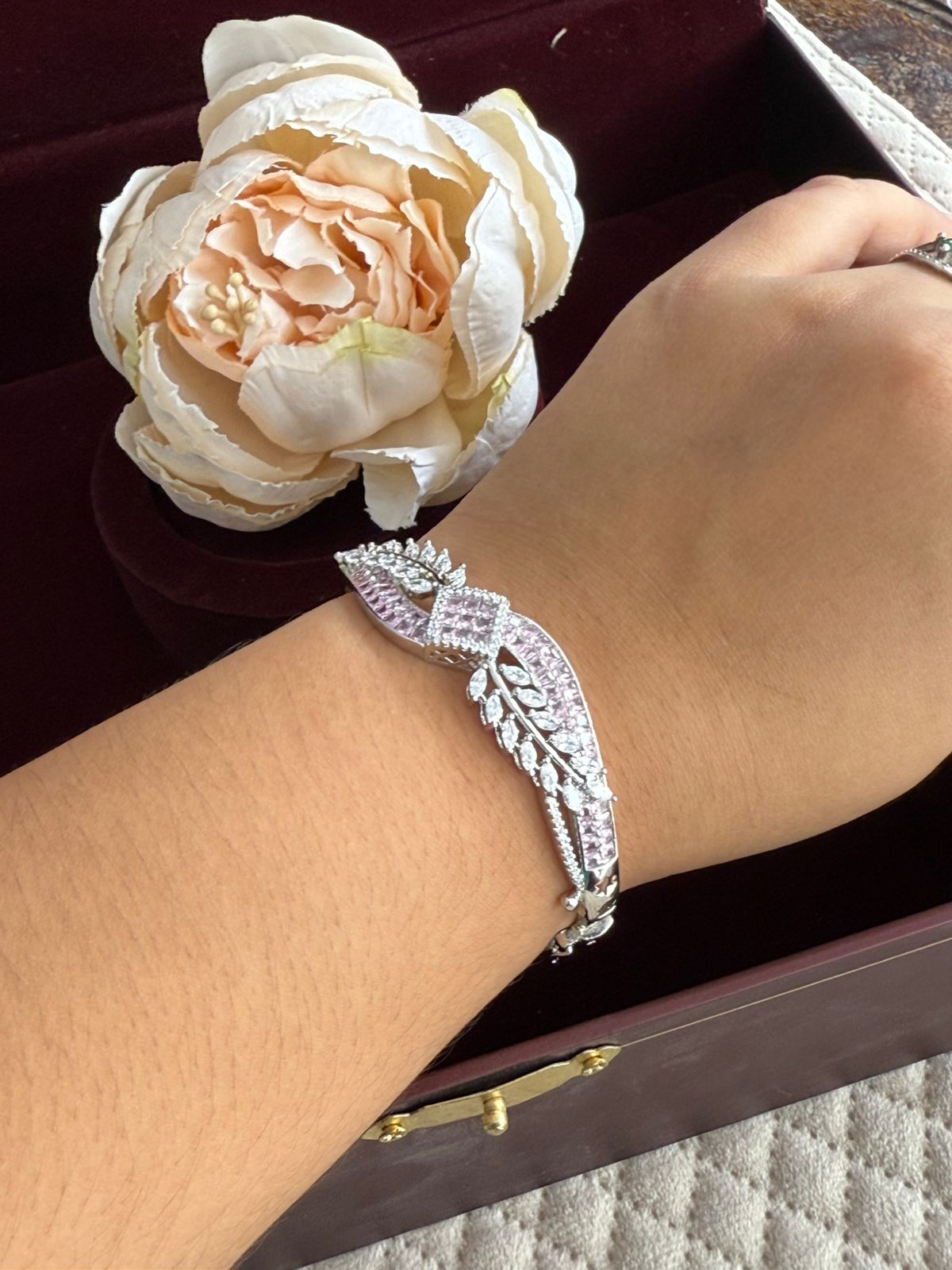 CLASSIC SILVER POLISH WITH CZ STONE BRACELET FOR WOMEN