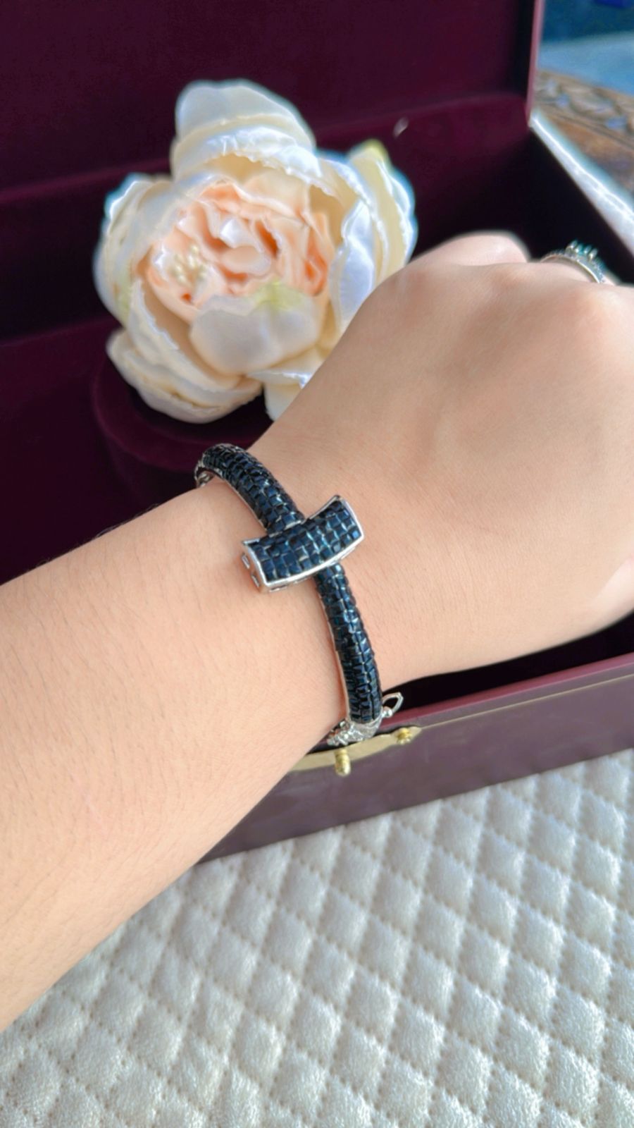 BLACK COLOUR INVISIBLE SETTING BRACELET FOR WOMEN