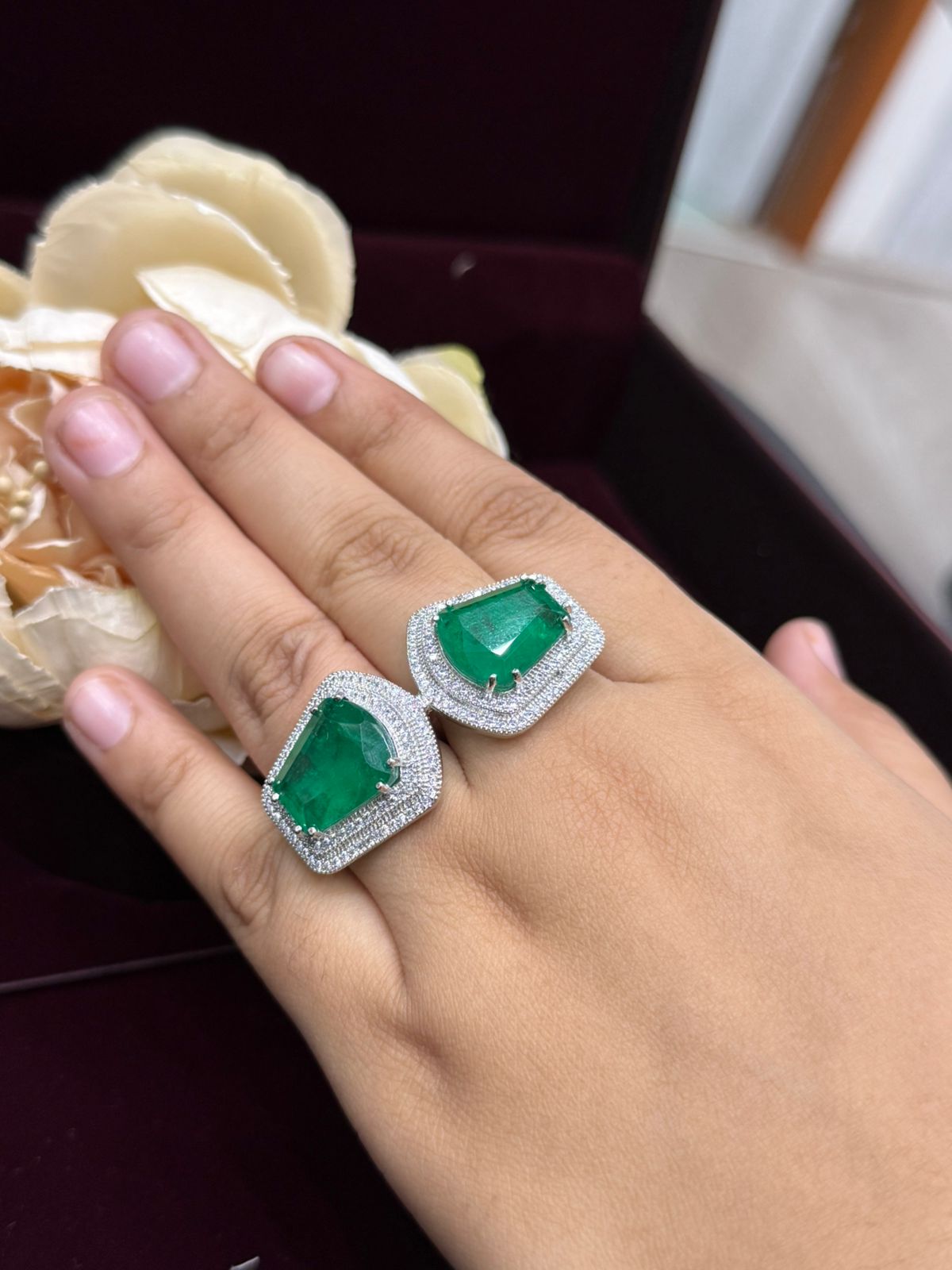 GREEN AD DIAMOND DOUBLE FINGER RING FOR WOMEN