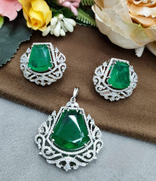 GREEN DIAMOND PANDANT SET FOR WOMEN