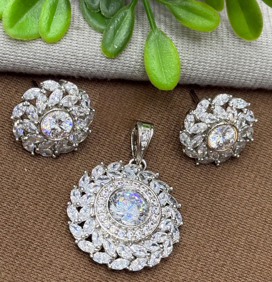 UNIQUE FLOWER SHAPE PENDANT SET FOR WOMEN