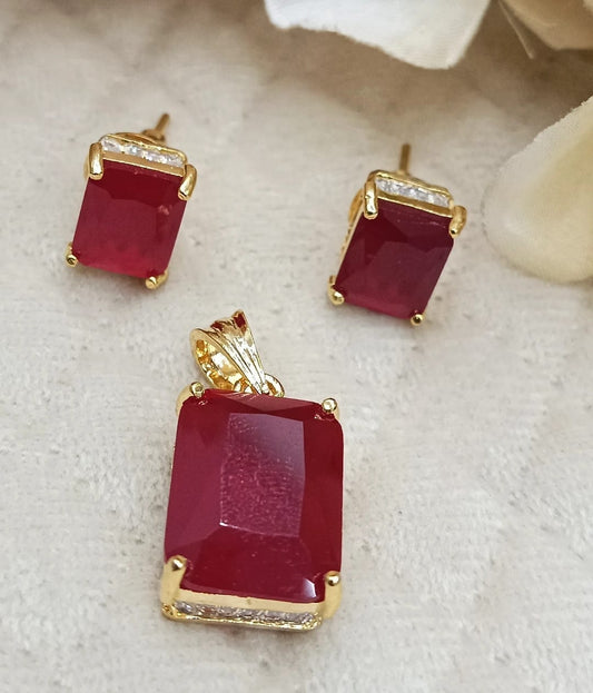 RED COLOUR WITH GOLD POLISH PENDANT SET FOR WOMEN