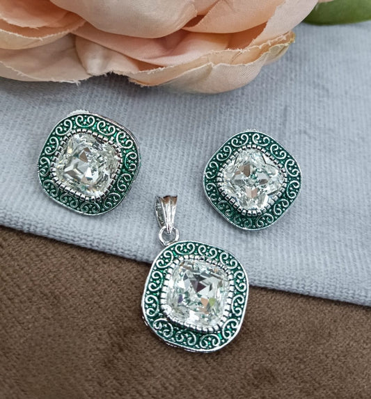 ENAMELLING WHITE DIAMOND POLISH PENDANT SET FOR WOMEN