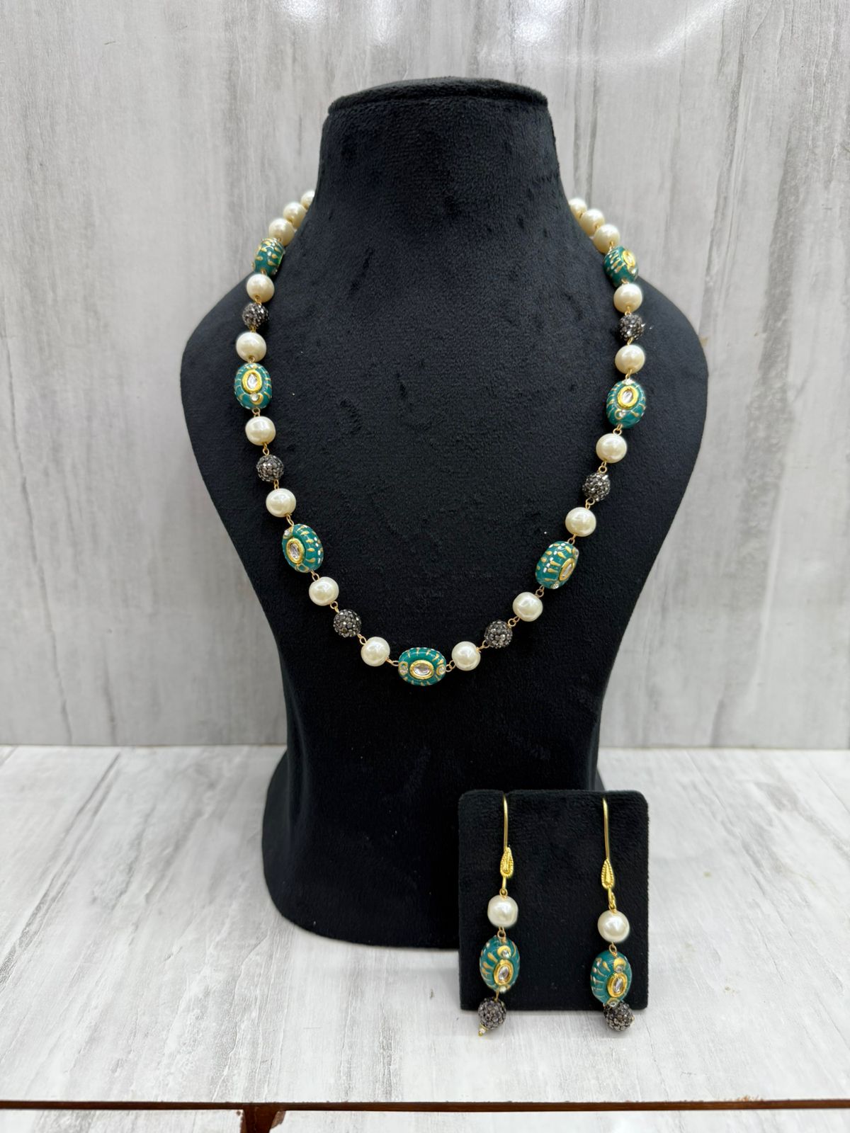 oval natural with teal colour beads and pearls mala for women