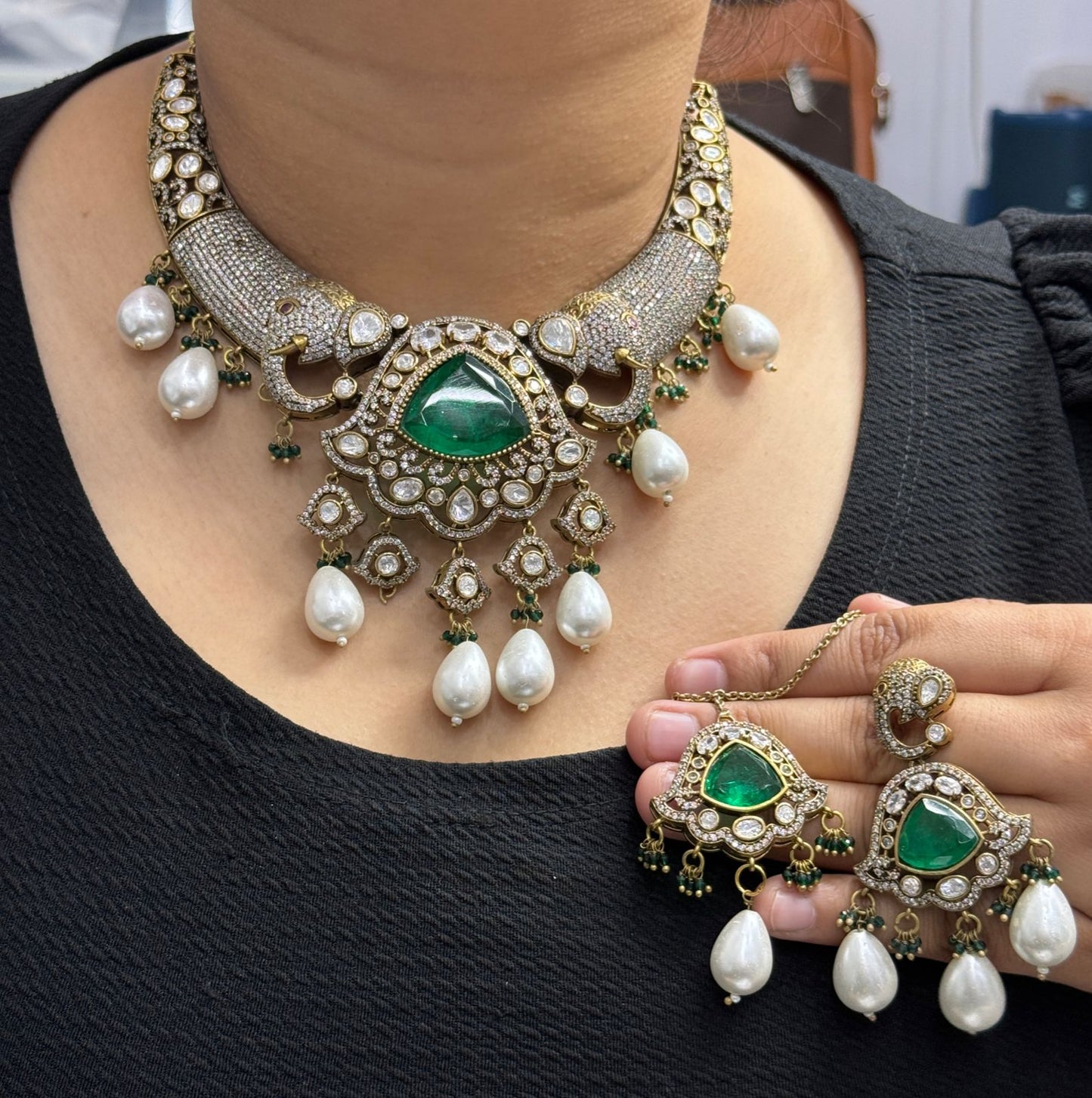 Doublet Stone With Kundan Hasli In Green For Women