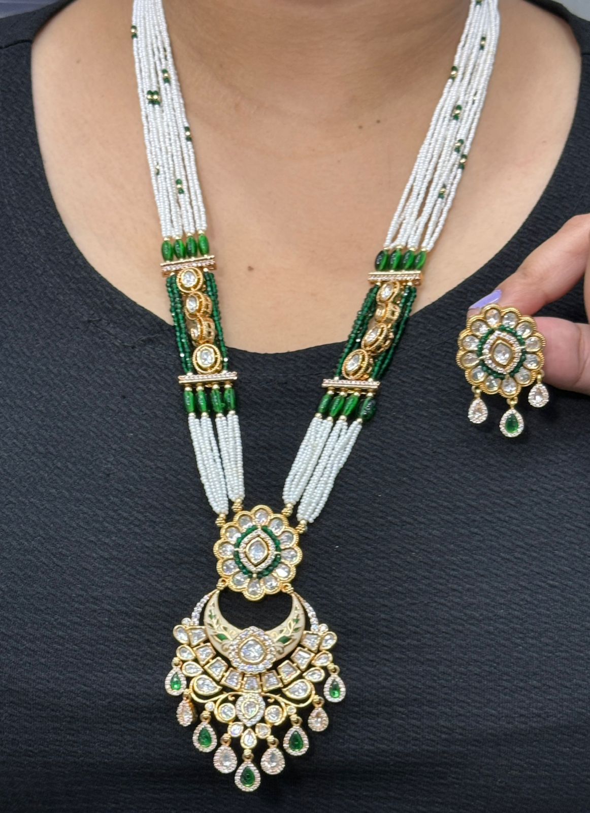 Adhya Multi Layered Kundan Mala With Kundan Broach In Emerald For Women