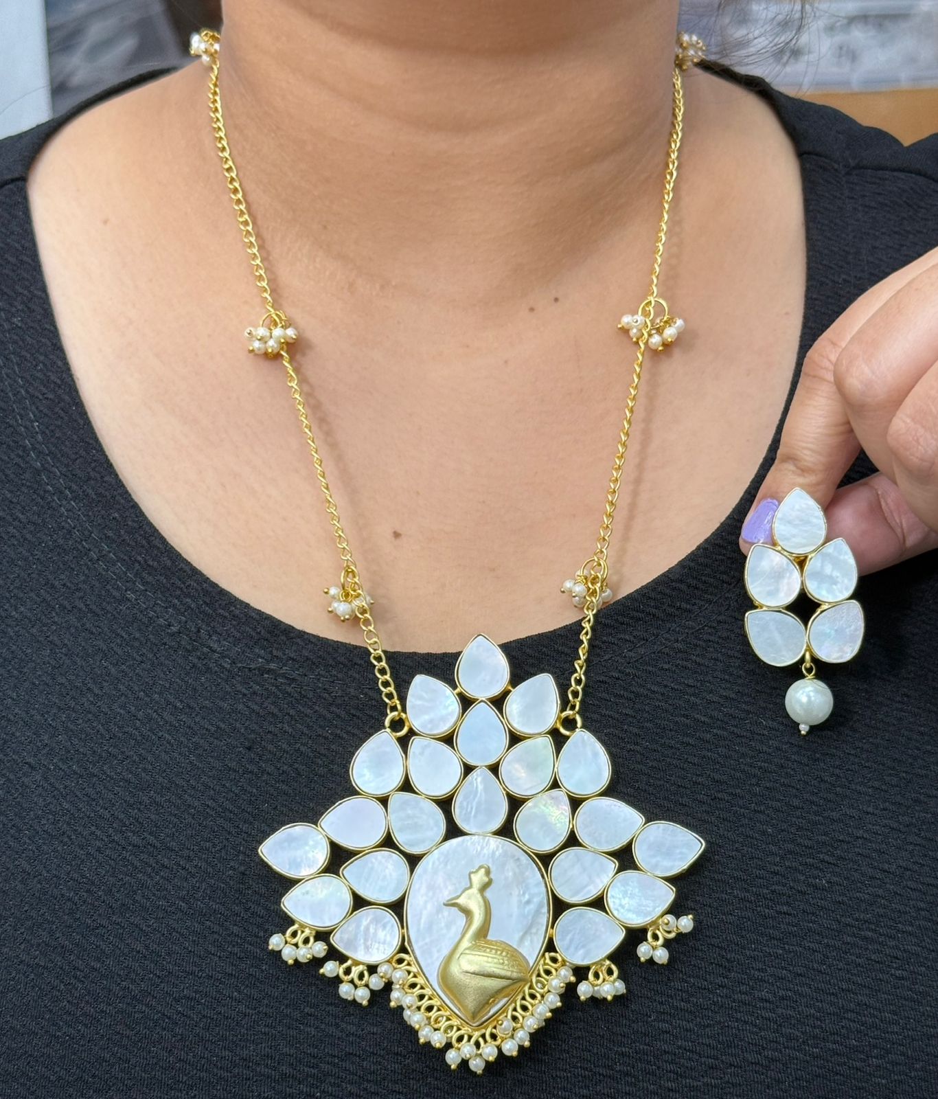 Mother of pearl Bird pendent set with earrings for girls