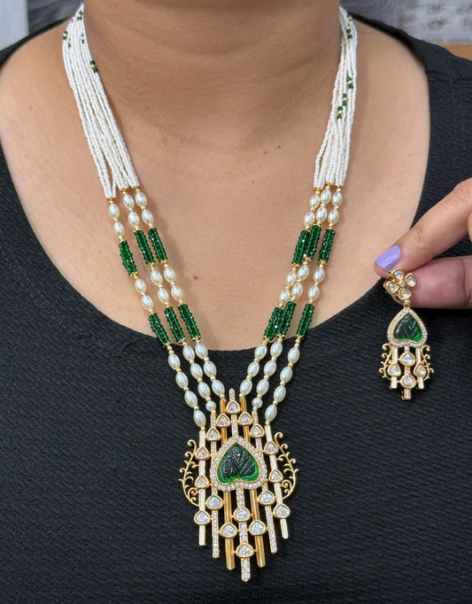 Vidhi kundan long necklace with earrings in Emerlad green For Women