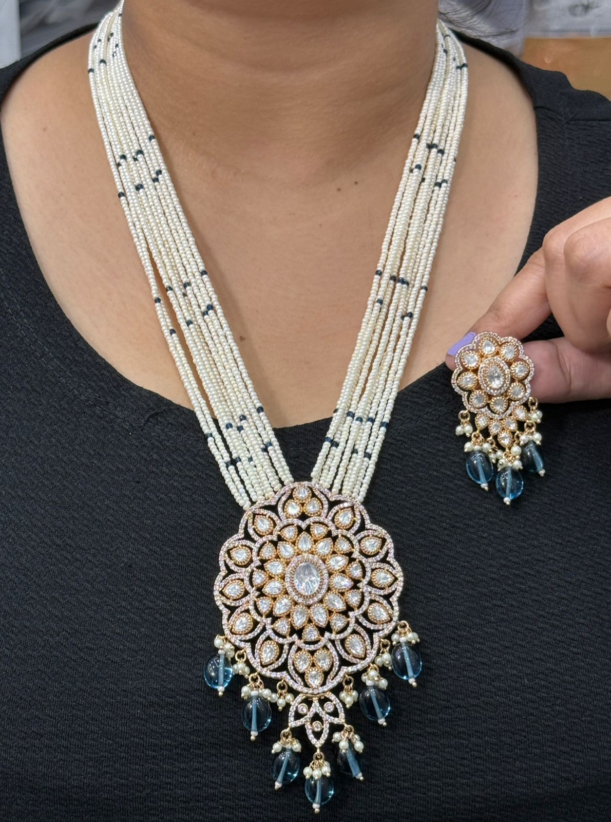 Daisy Diamond Necklace with pearls  in blue For Women