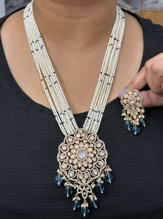 Daisy Diamond Necklace with pearls  in blue For Women
