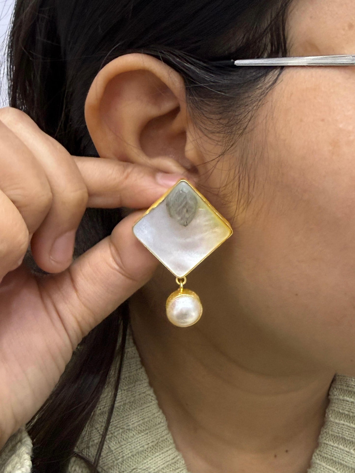 Odika pearl hanging Duzy Earring in Ruby For Women