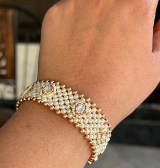 Harvi Beaded Bracelet In Kundan For Women